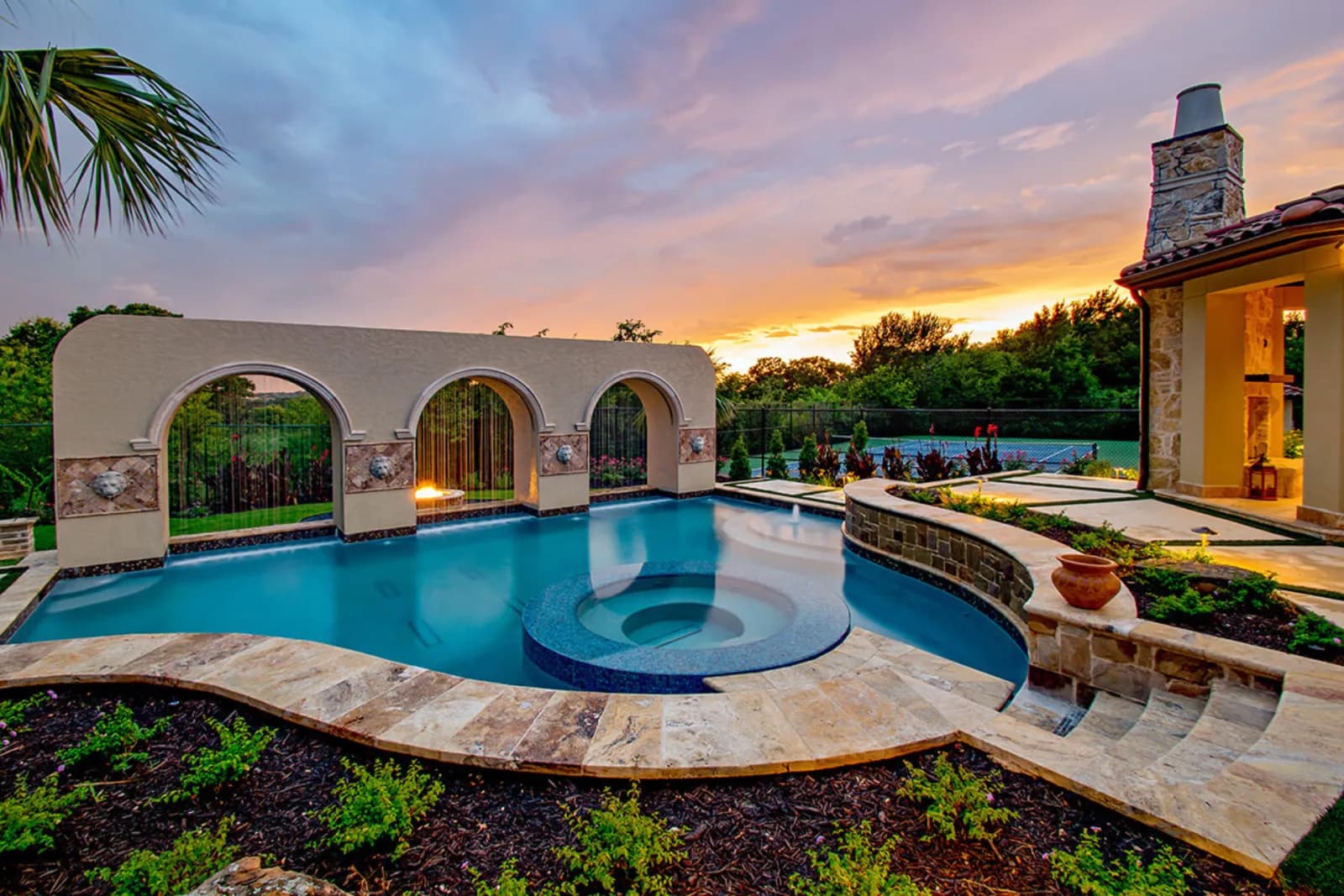 Best Pool Surface Materials for Modern Pools