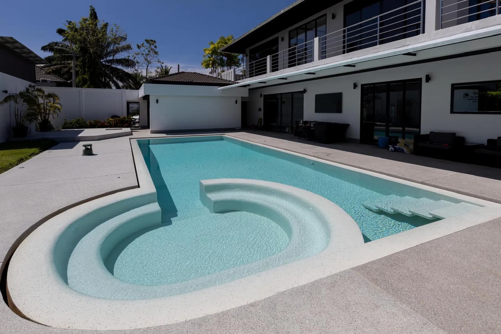 How to Choose the Right Pool for Your Villa in Phuket